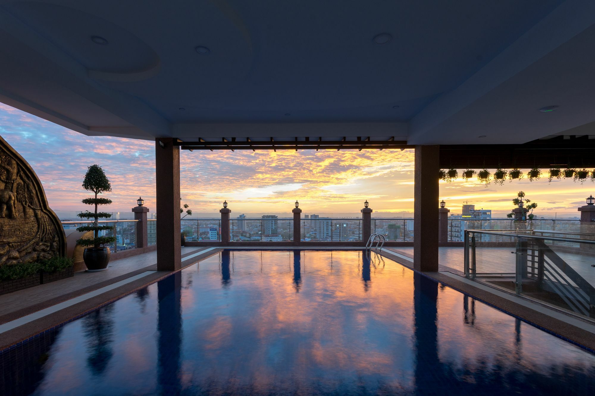 Queen Mansion *