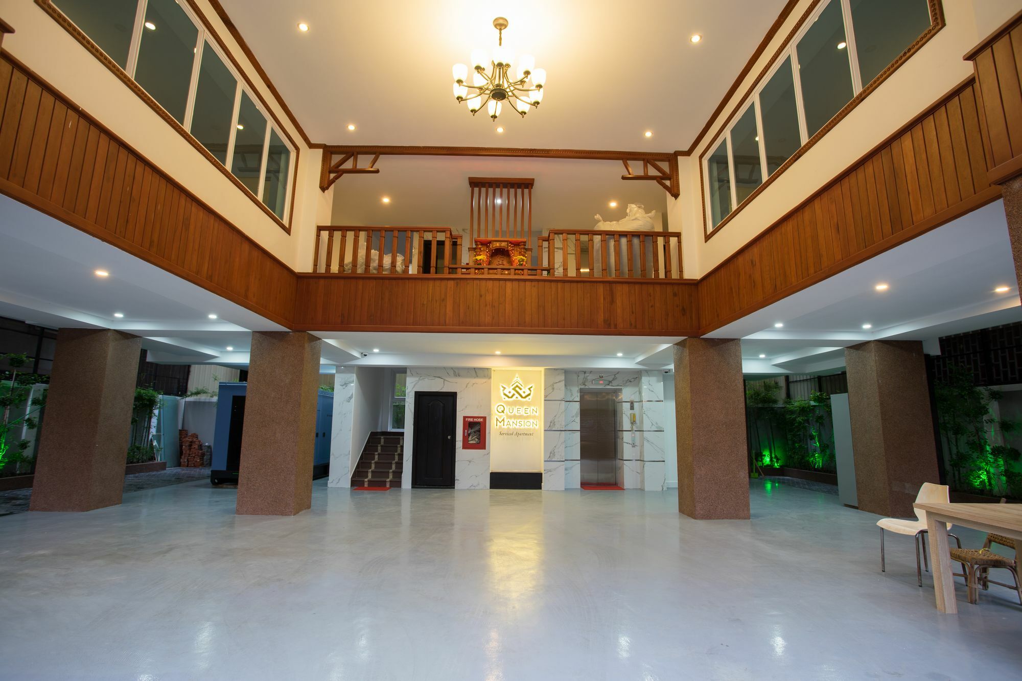 Queen Mansion * Phnom Penh